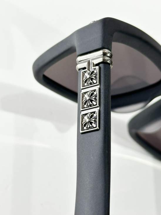 Picture of Chrome Hearts Sunglasses _SKUfw73239208fw
